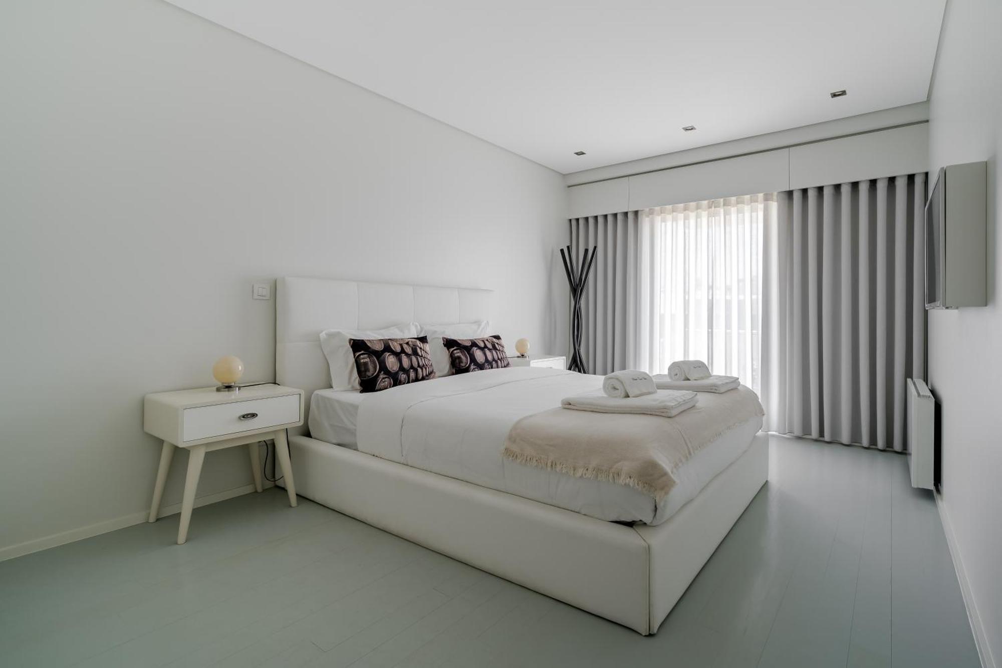 River Town View - Luxury Apartment With Jacuzzi On Terrace Viana do Castelo Esterno foto