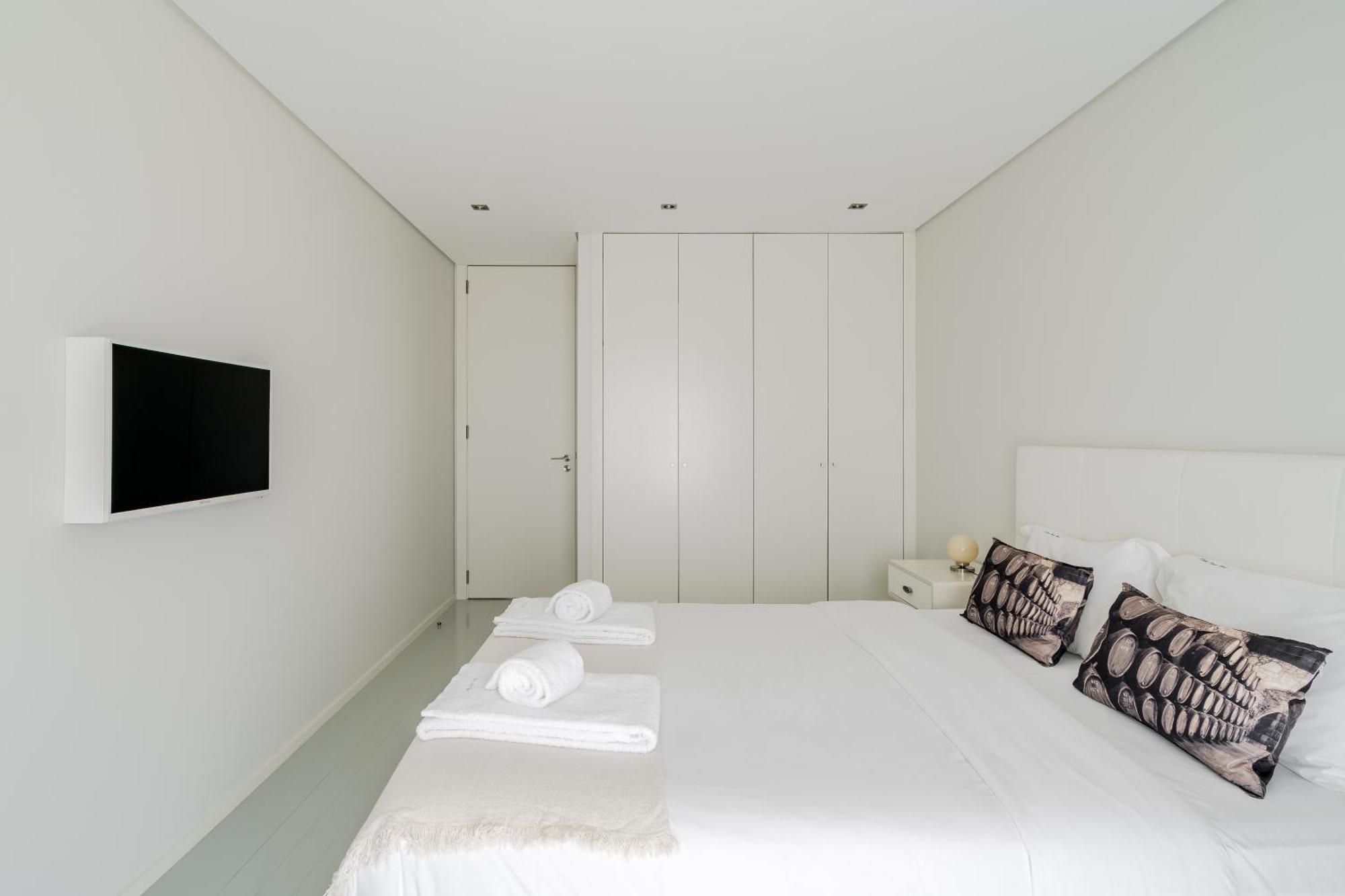 River Town View - Luxury Apartment With Jacuzzi On Terrace Viana do Castelo Esterno foto